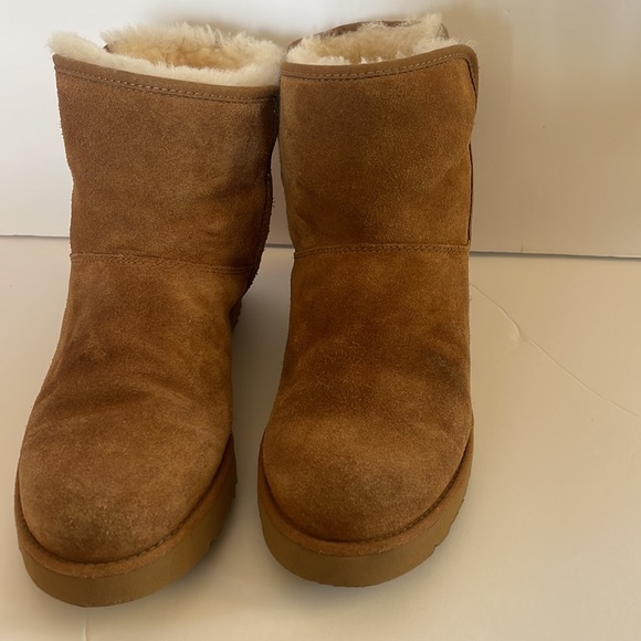 Uggs Corey Chestnut Colod Boots - Picture 4 of 9